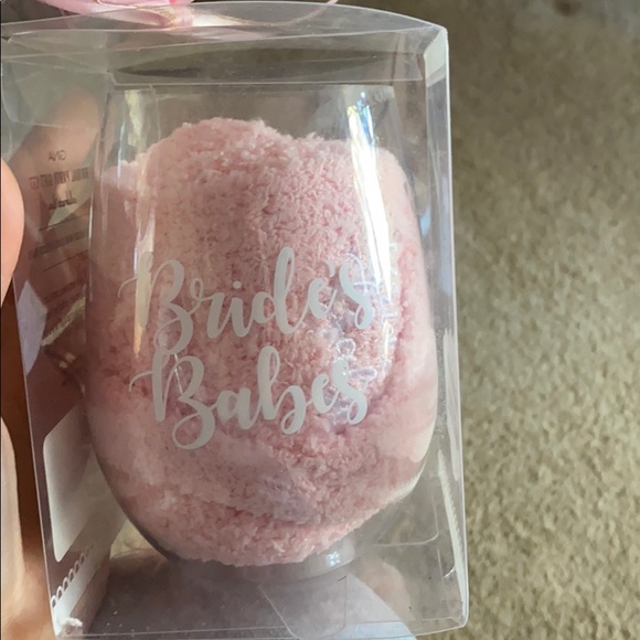 3 Bridal Party Gift Sets, 1 Wife of the Party - Picture 3 of 4